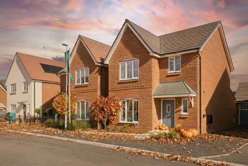 Autumnal scene detached new build home at Hartshead View