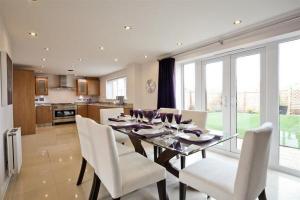 Taylor Wimpey west returns to Hamilton with the launch of a new development
