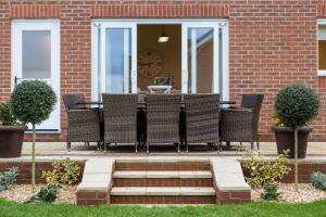 Hundreds flock to Ledsham Garden village launch