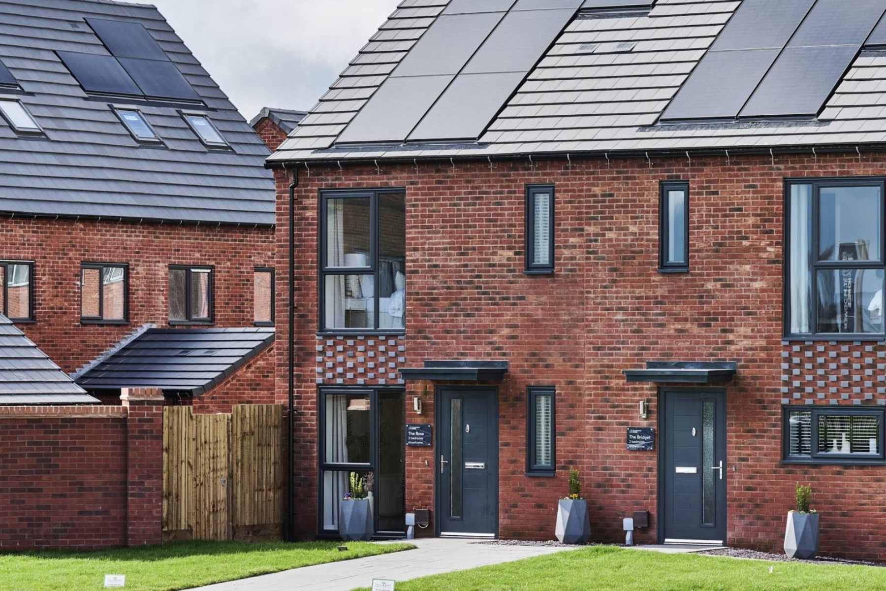 Solar panels feature on new build homes by St Modwen Homes