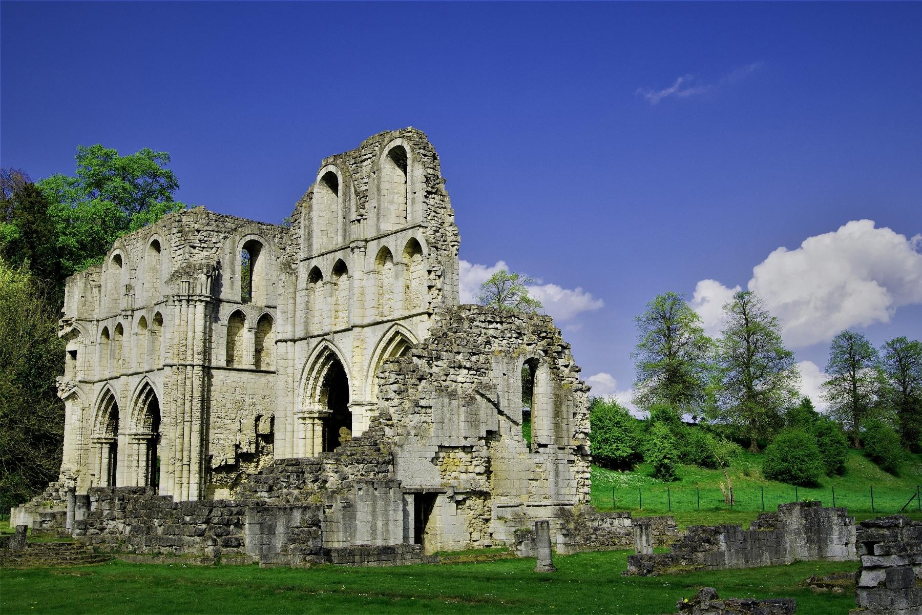Roche Abbey is local to Jet by Honey