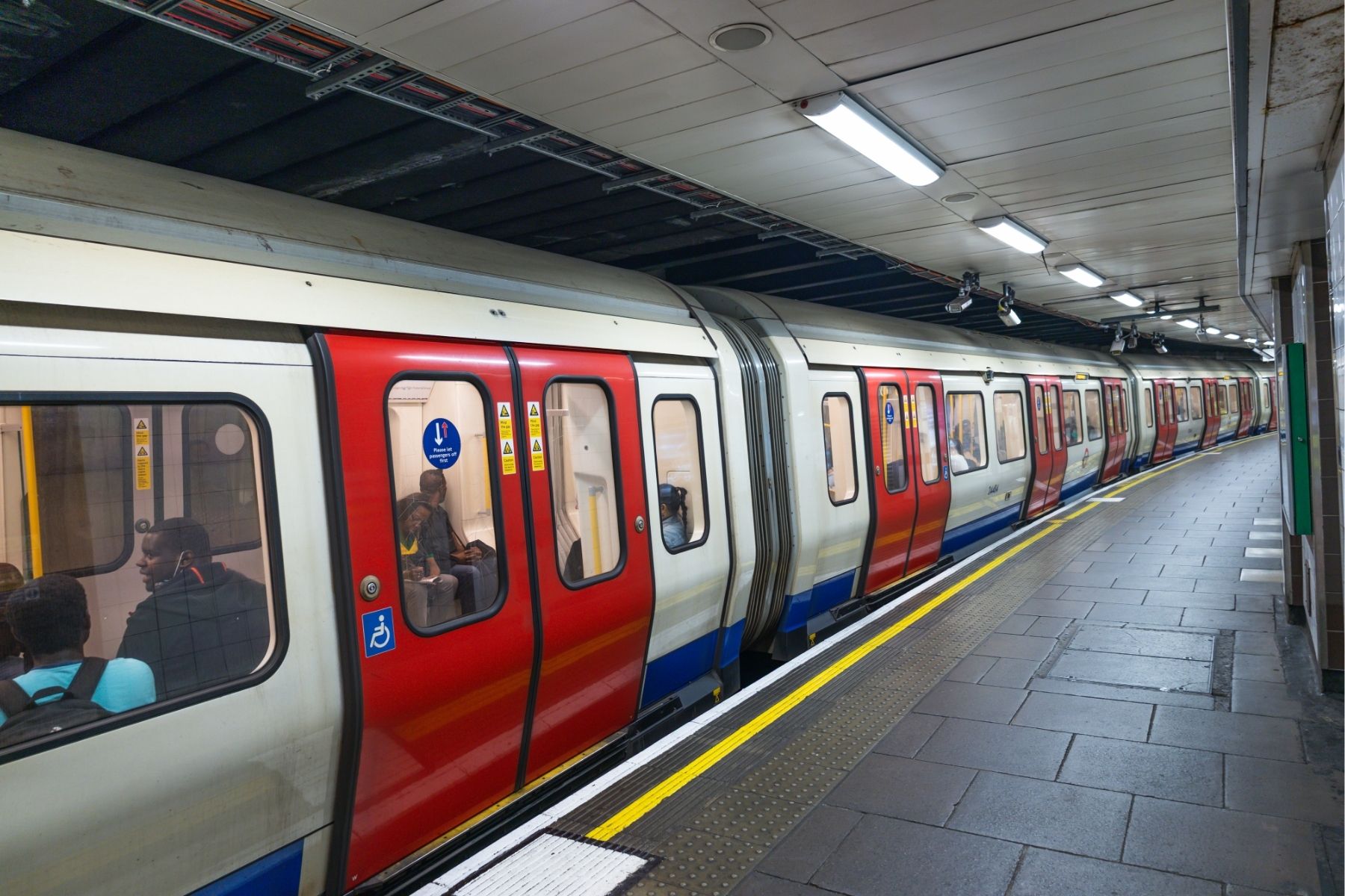 New homes throughout the South East have great public transport links into Central London