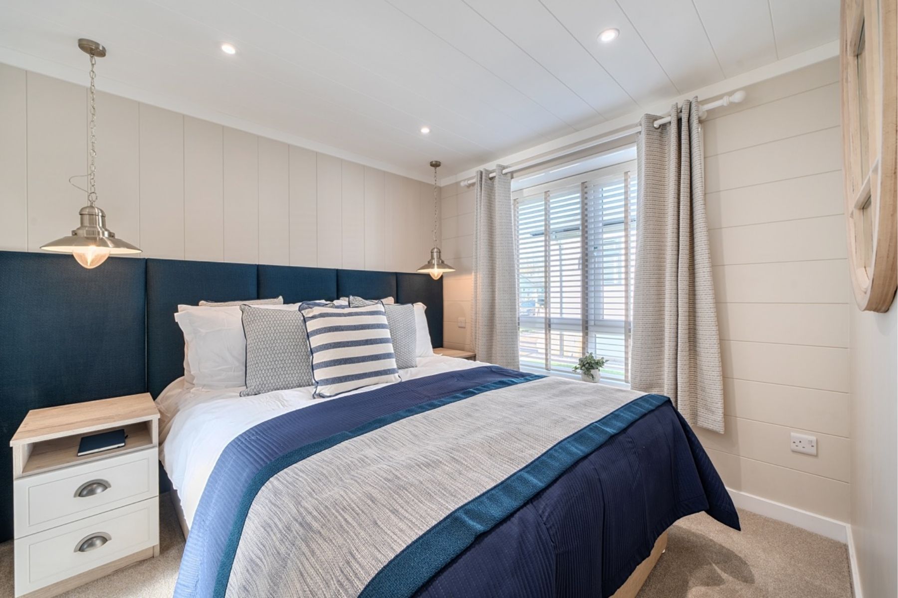 Double bedroom in park homes at Dolbeare Court in Saltash